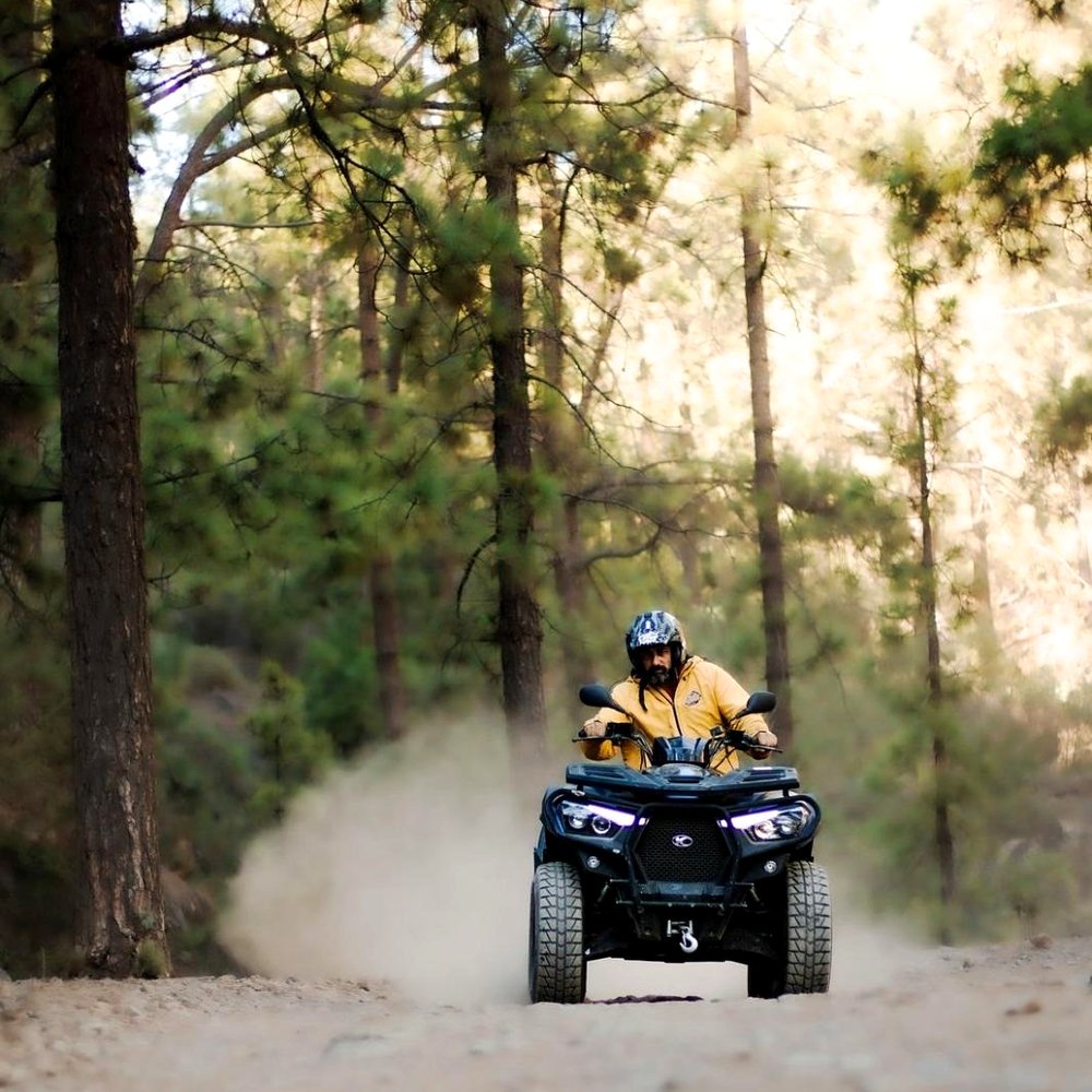 Grupo de quads en ruta